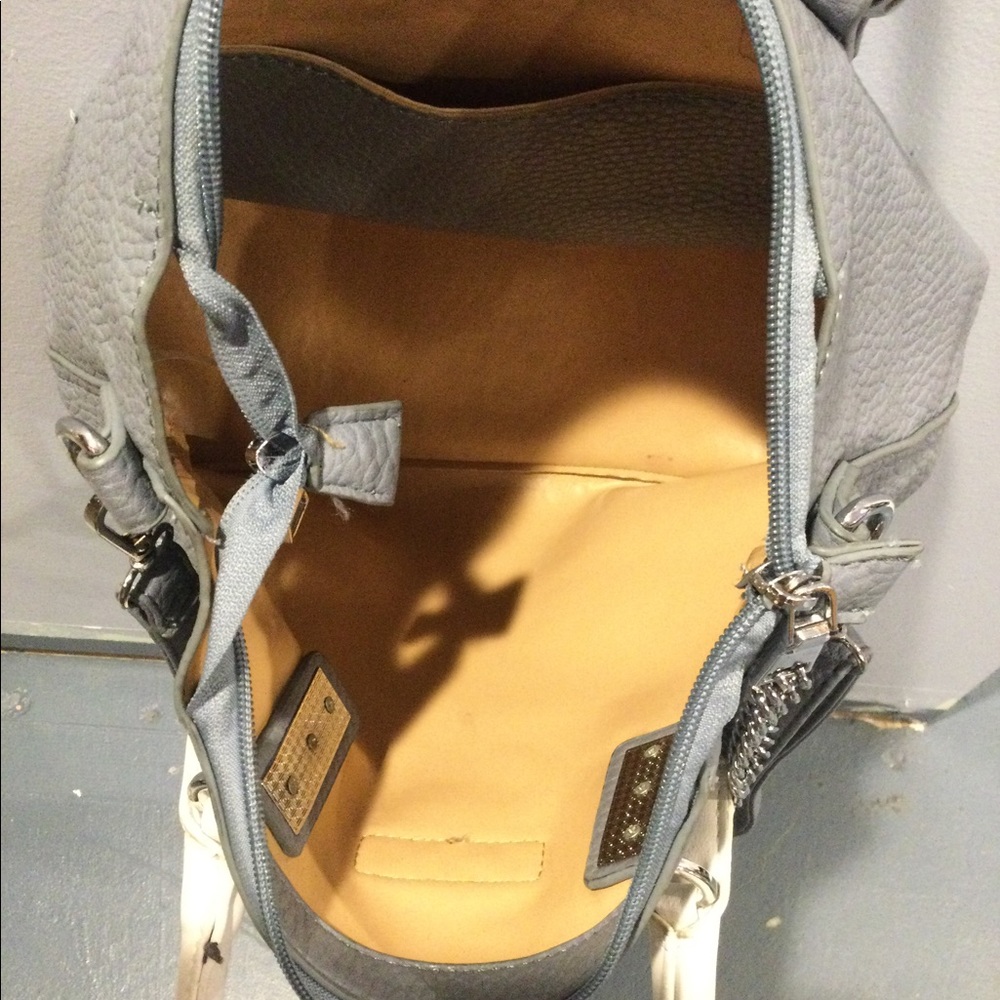 Purse - Picture 2 of 5